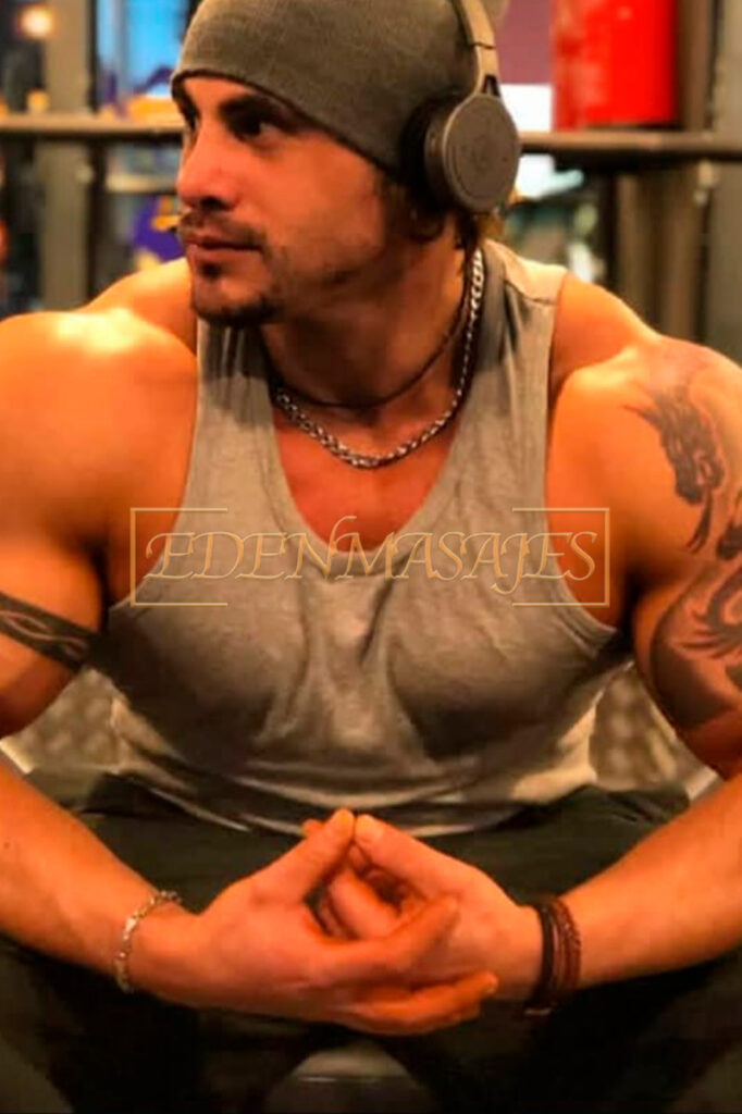 Chico Masajista Erótico Masculino en Barcelona - Zeus